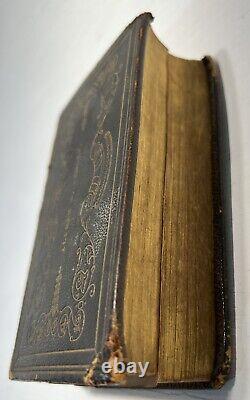 Bible Familiale avec Nom de Famille Estampé de l'Ère de la Guerre Civile 1856 signée Alfred Bergen New Jersey