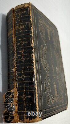 Bible Familiale du XIXe siècle avec nom de famille en relief, signée Alfred Bergen New Jersey 1856