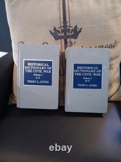 DICTIONNAIRE HISTORIQUE DE LA GUERRE DE CIMIÈRE par Terry L. Jones Relié