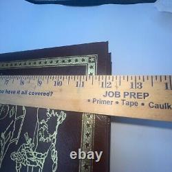 Livre relié en cuir de la maison d'édition Eaton sur les grandes batailles de la Seconde Guerre mondiale, de la Guerre civile et du Vietnam